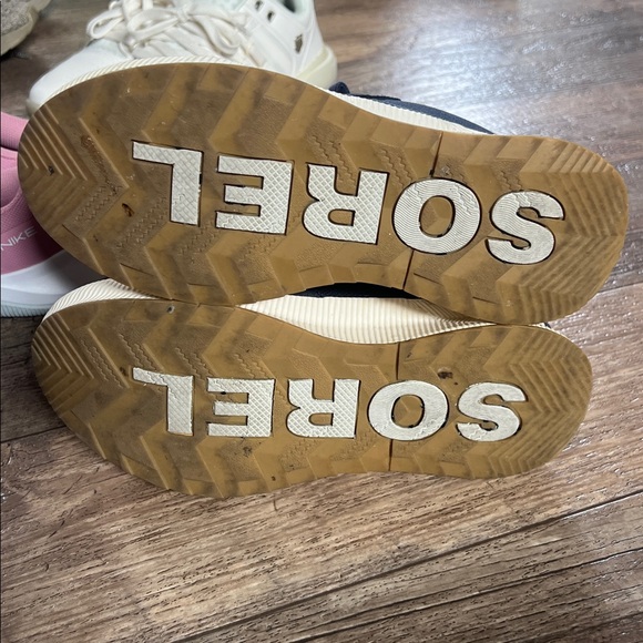 Sorel Women's Out N About III Low Waterproof Sneakers - Picture 3 of 8